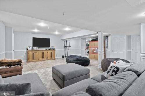 2214 Denbeigh Dr, Jamison PA 18929-1446 exterior