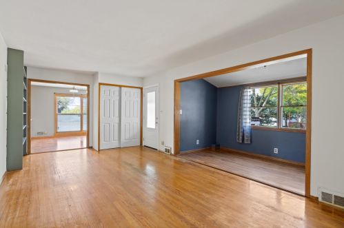 9401 Auer Ave, Milwaukee WI exterior