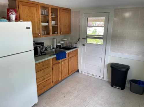 57 Maple Ave, North Andover MA 01845-3613 exterior