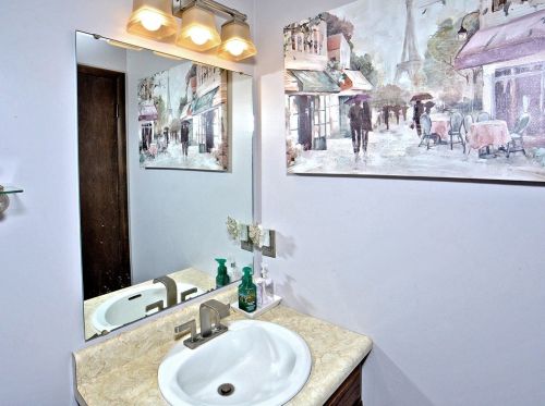 1518 Greendale Dr, Pittsburgh PA 15239-1144 exterior