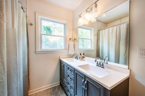 1385 Centra Villa Dr, Atlanta GA  30311-3423 exterior