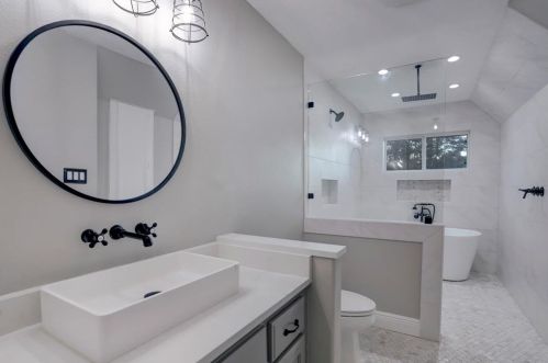 114 Leah Dr, Montgomery TX 77316-6818 exterior