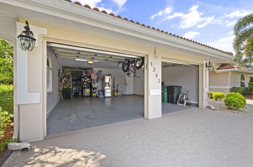 1292 Bent Pine Cv, Fort Pierce FL 34986-2102 exterior