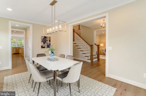 920 Darton Dr, Alexandria VA 22308-2021 exterior