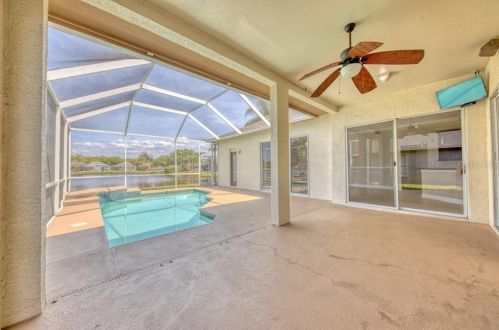 10041 Oasis Palm Dr, Tampa FL 33615-2779 exterior