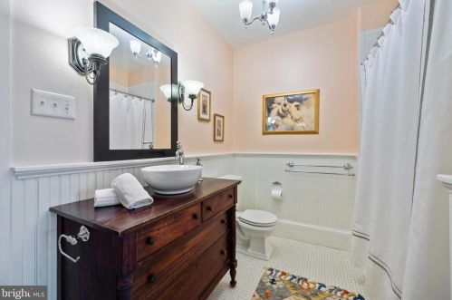 1016 Clinton St, Philadelphia PA 19107-6017 exterior