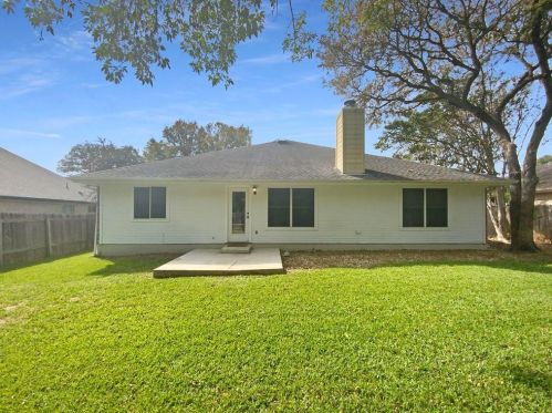 3616 Aspen Crk Pkwy, Austin TX 78749-6915 exterior