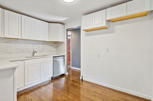 308 Frazier Dr, Pittsburgh PA 15235-5257 exterior