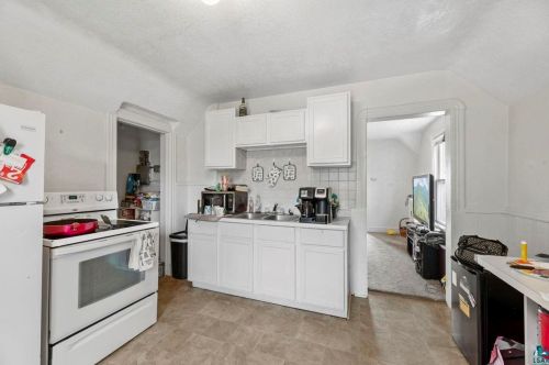 1725 1 St, Duluth MN 55806-2144 exterior