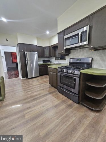 4537 15th St, Philadelphia PA  19140-1101 exterior