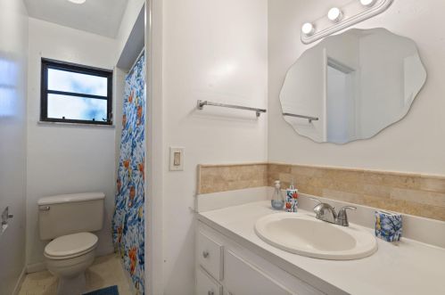 102 Whitmore Dr, Fort Pierce FL 34984-3738 exterior