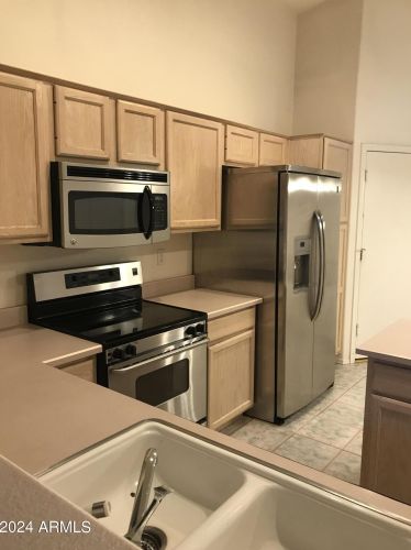 1058 Swan Dr, Chandler AZ  85286-7563 exterior