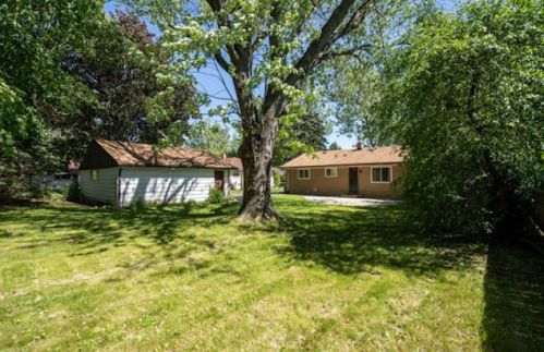 8812 Dogwood St, Milwaukee WI 53224-4016 exterior