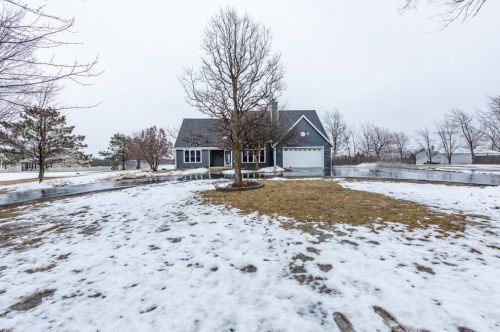 5231 57th Dr, Sturtevant, WI 53177-3035