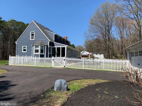 7625 Locust Grv Rd, Glen Burnie MD 21060-8453 exterior