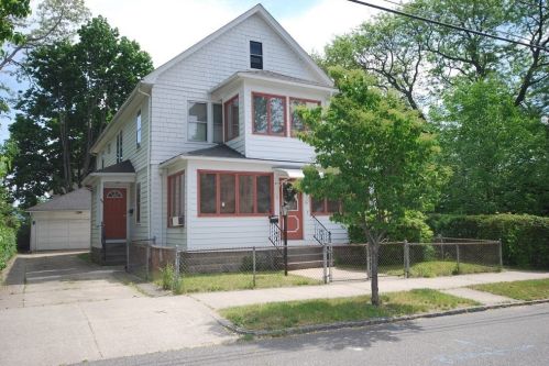 65 Shawmut St, Springfield MA  01108-2922 exterior