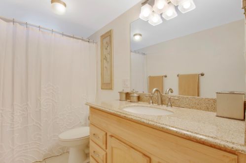 130 26th Ave, Boynton Beach FL 33435-7626 exterior