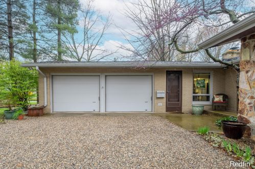 2201 Clark Ave, Kalamazoo, MI 49048-2815