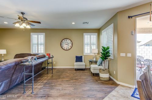 3765 Aracely Dr, Phoenix AZ 85087-5998 exterior