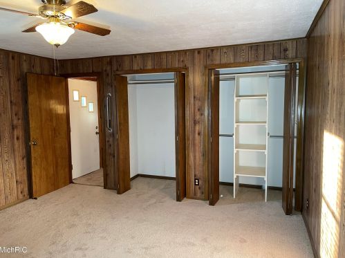 2087 Whitehall Rd, Meskegon MI 49445-1043 exterior