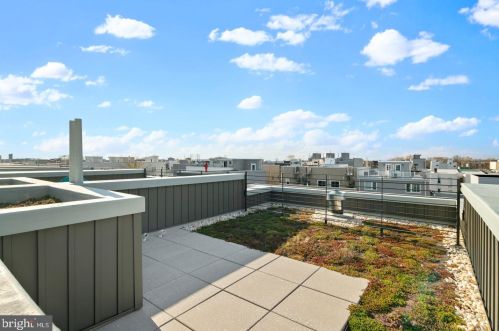 1352 19 St, Philadelphia PA 19146-4665 exterior