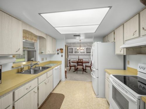 481 Curtis St, Fort Pierce FL 34983-1933 exterior