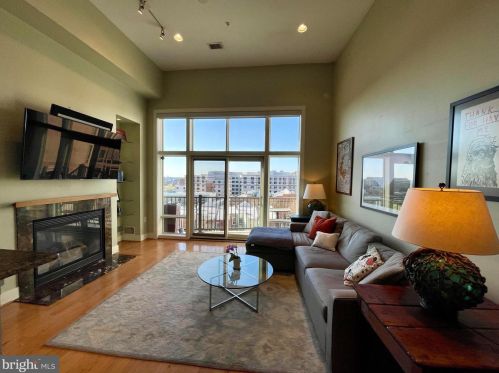 1336 Belmont St, Washington, DC 20009-4896