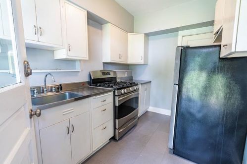 5701 Pocusset St, Pittsburgh PA 15217-2218 exterior