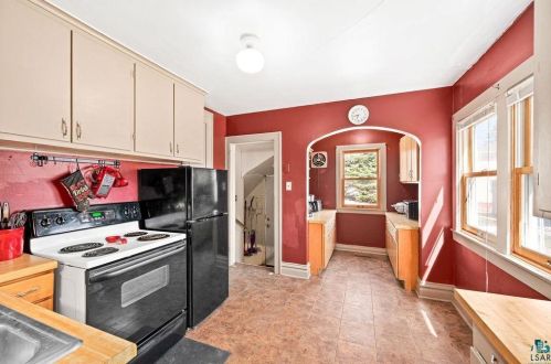 1115 11 St, Duluth MN 55805-1233 exterior