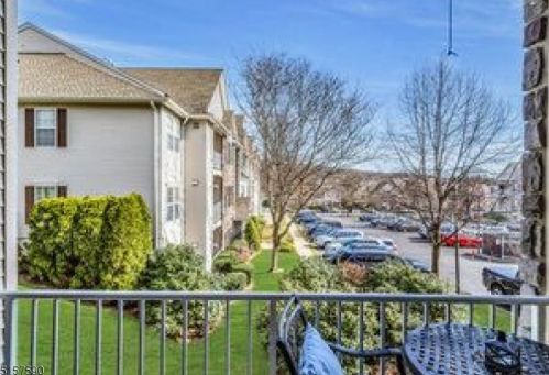 134 Barrister Dr, Kinnelon, NJ 07405-3251