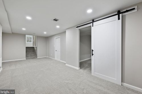 10700 Huntwood Dr, Silver Spring MD  20901-1524 exterior