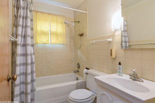 290 Terra Cotta Ave, Bull Valley IL 60014-3818 exterior