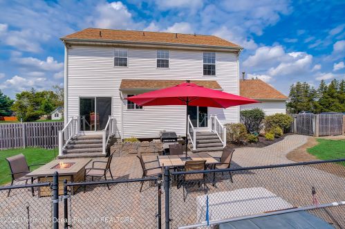 5 Hummingbird Way, Jackson Twp NJ exterior