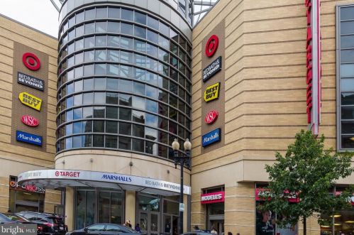 780 Lamont St, Washington DC  20010-1527 exterior