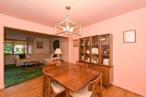 21 Arden Ln, Commack NY 11725-1301 exterior