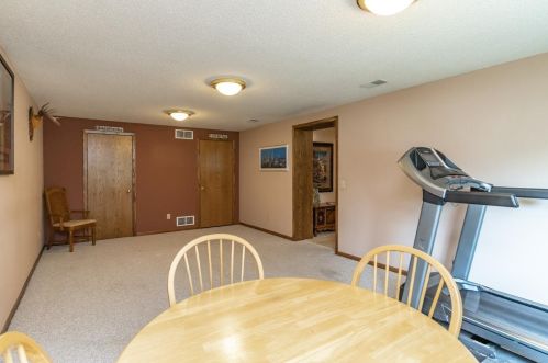 8292 Cleadis Ave, South Saint Paul MN 55076-3320 exterior