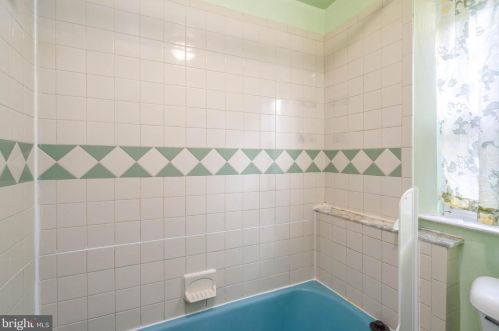 1310 17 St, Philadelphia PA 19121-5041 exterior