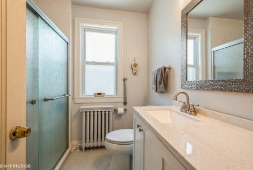 2647 Coyle Ave, Chicago IL 60645-3212 exterior