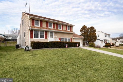 22 Dark Leaf Dr, Trenton, NJ 08610-1310