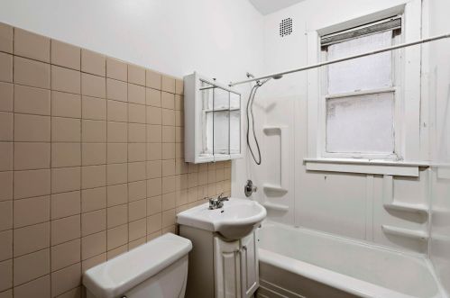 4346 Cermak Rd, Chicago IL 60623-2932 exterior