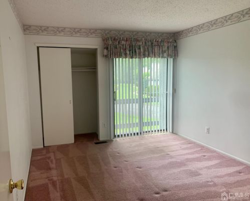 143 Linda Ln, Edison NJ 08820-4509 exterior