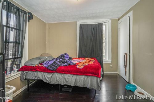 2427 Woodward Ave, Wyoming MI exterior