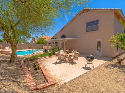 2124 Cathedral Rock Dr, Phoenix AZ 85045-1821 exterior