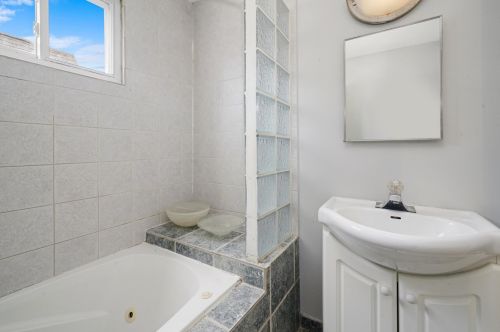 4232 Wellington Ave, Chicago IL 60641-5355 exterior