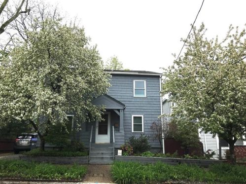 108 Ivy St, Providence, RI 02906-2521