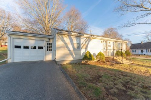 126 Katherine Ave, Killingly, CT 06239-2714