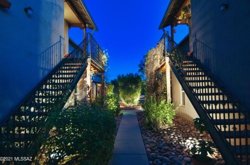 1070 Miles St, Tucson AZ 85719-6140 exterior