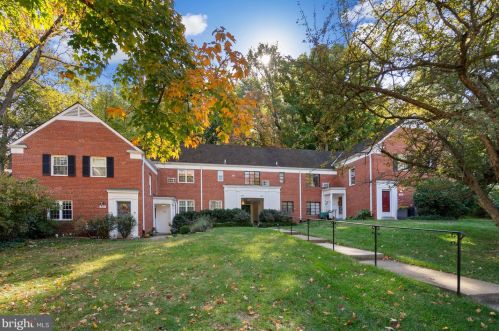 1626 Fitzgerald Ln, Alexandria VA  22302-2004 exterior