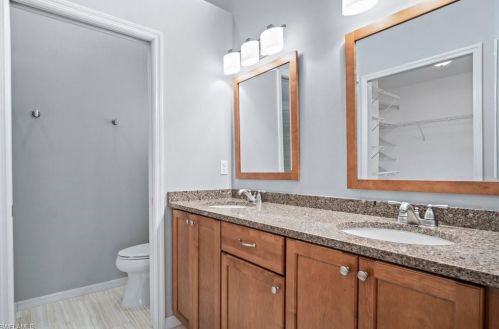 5454 Whitten Dr, Naples FL 34104-5302 exterior