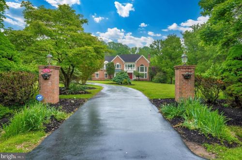 17531 Applewood Pl, Rockville MD 20855-1559 exterior